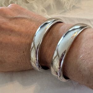 Elegant Silver Women's Bracelet